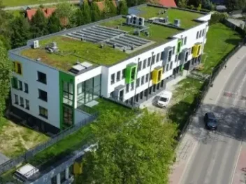 Nowy budynek szkoły w Sidzinie z lotu ptaka
