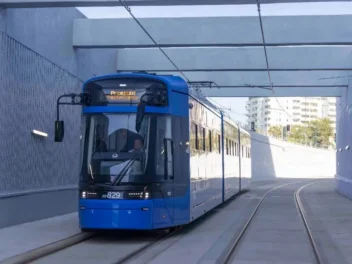 Tramwaj w tunelu na nowej trasie do Mistrzejowic